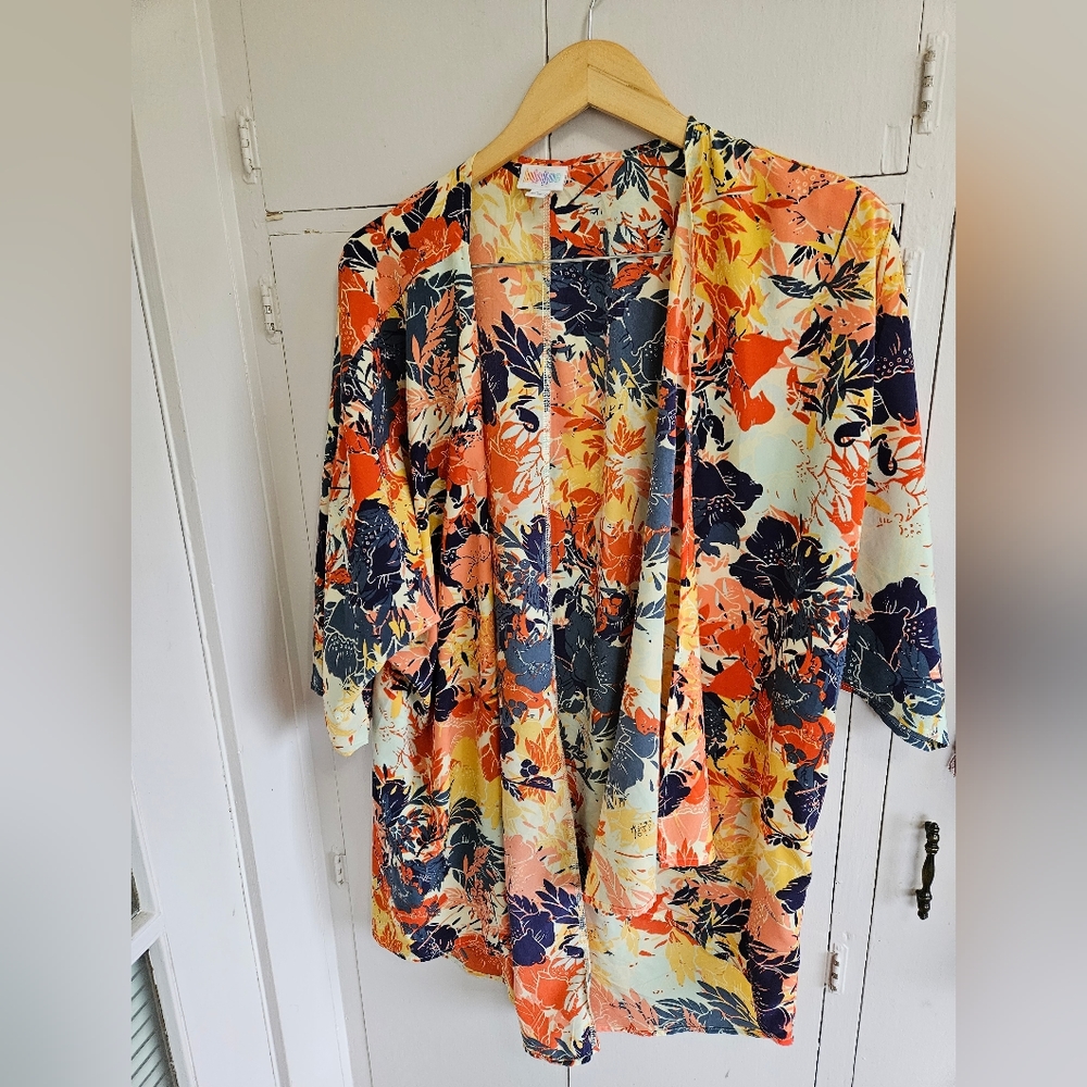 LuLaRoe Womens Size L Floral Open front Cover